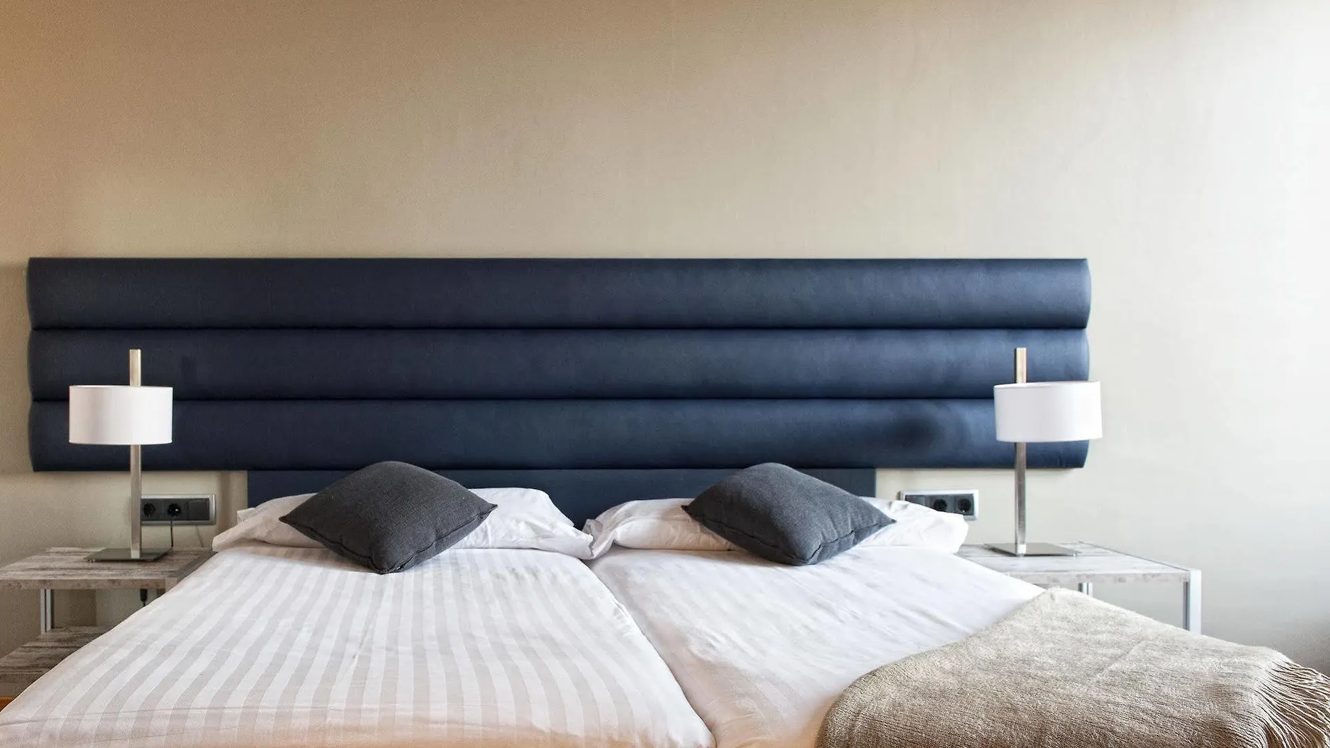Mh Apartments Tetuan Barcelona Spanien