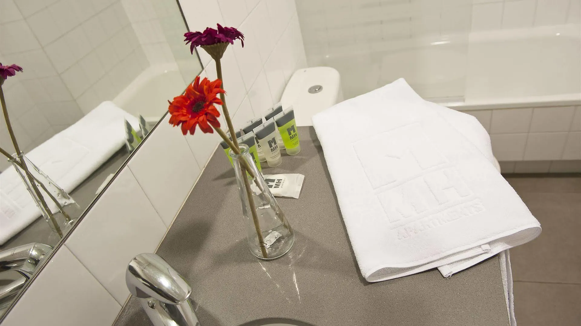 Mh Apartments Tetuan Barcelona Spanien